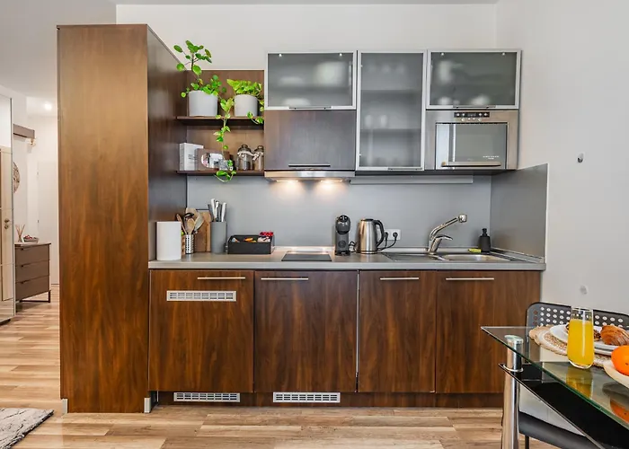 Natural-style In The Centre Of *