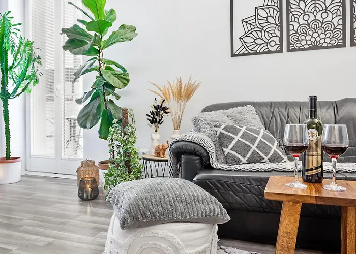 Natural-style In The Centre Of *