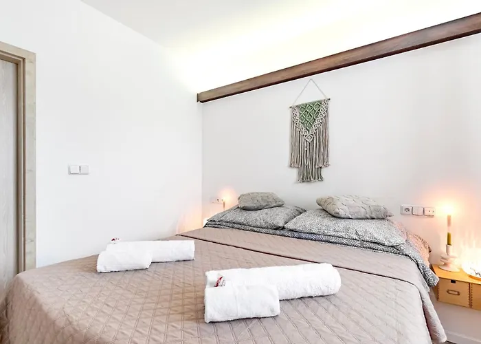 Natural-style In The Centre Of